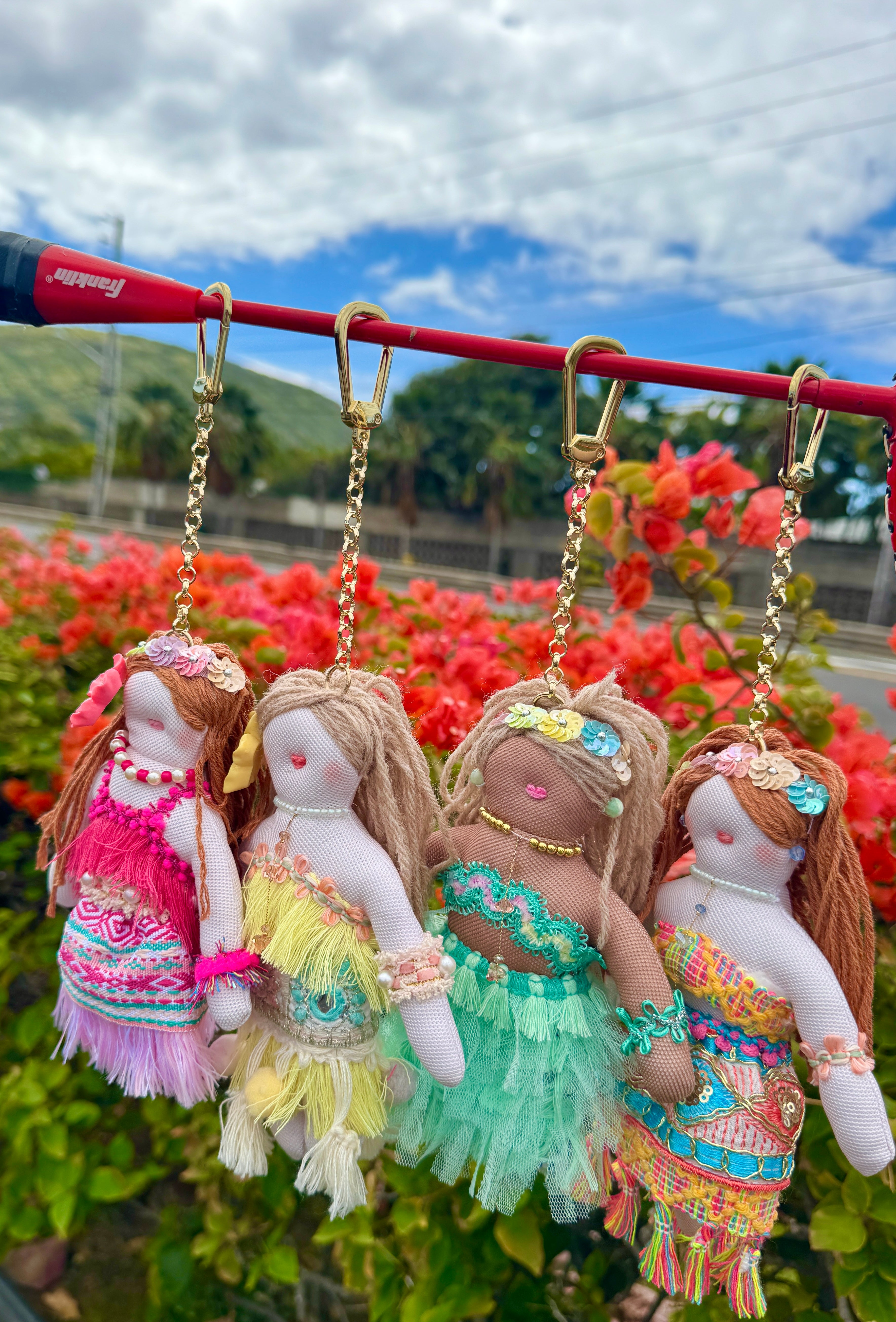 新メンバー加入！フラギャルちゃん バッグチャーム – Moco Lima Hawaii
