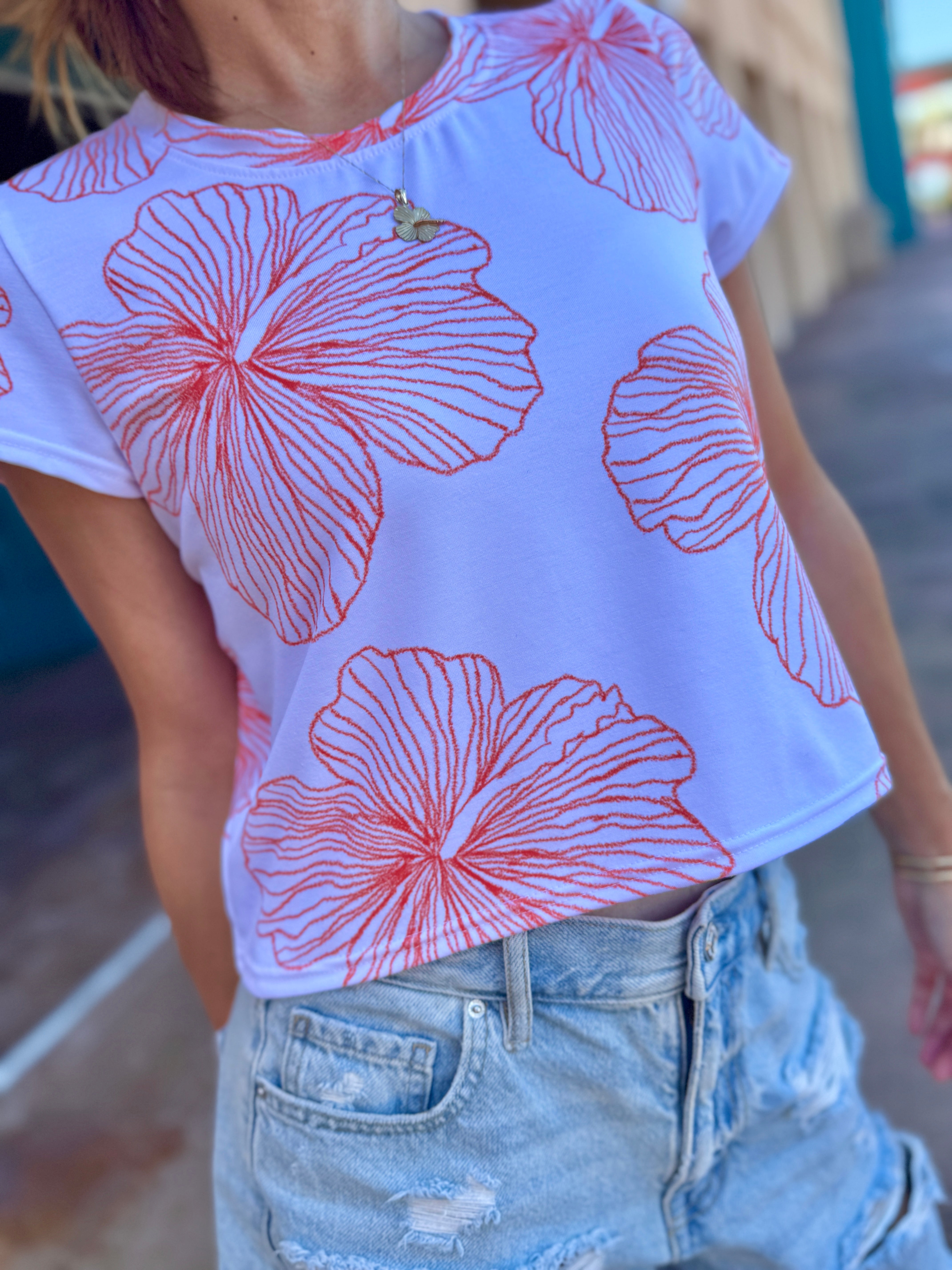 Cropped t-shirt-red hibiscus/赤ハイビスカスTシャツ