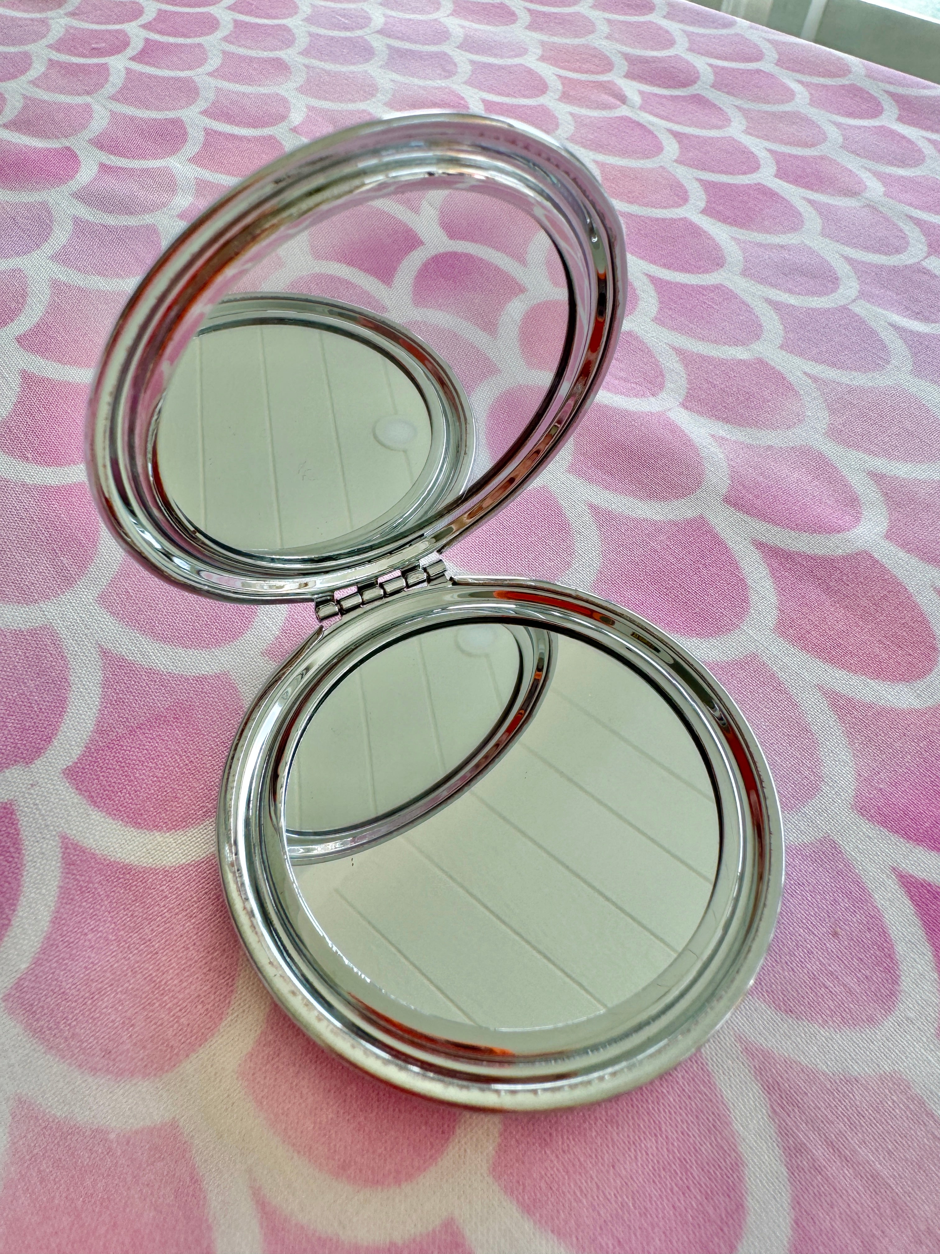 モコリマミラー/鏡