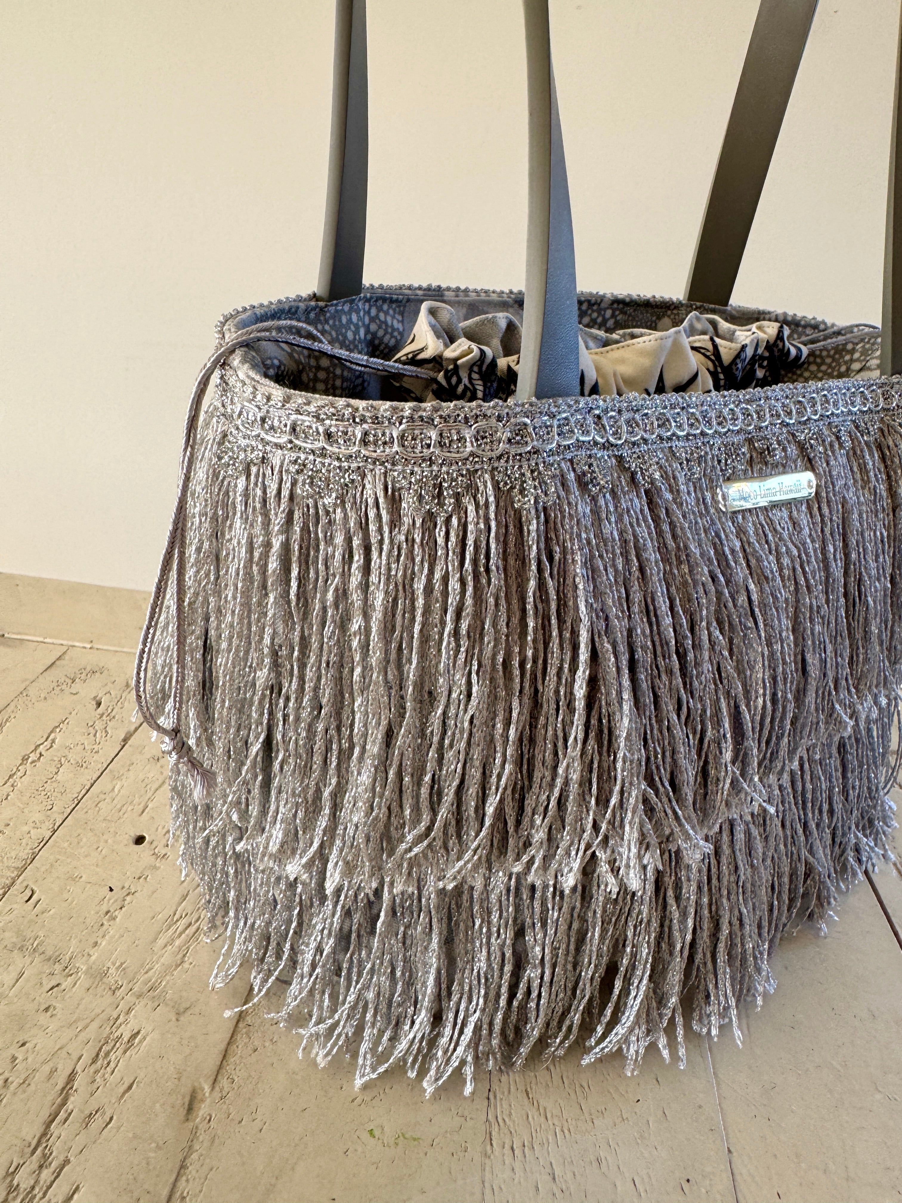 Fringe tote silver/ フリンジ巾着トート　シルバー