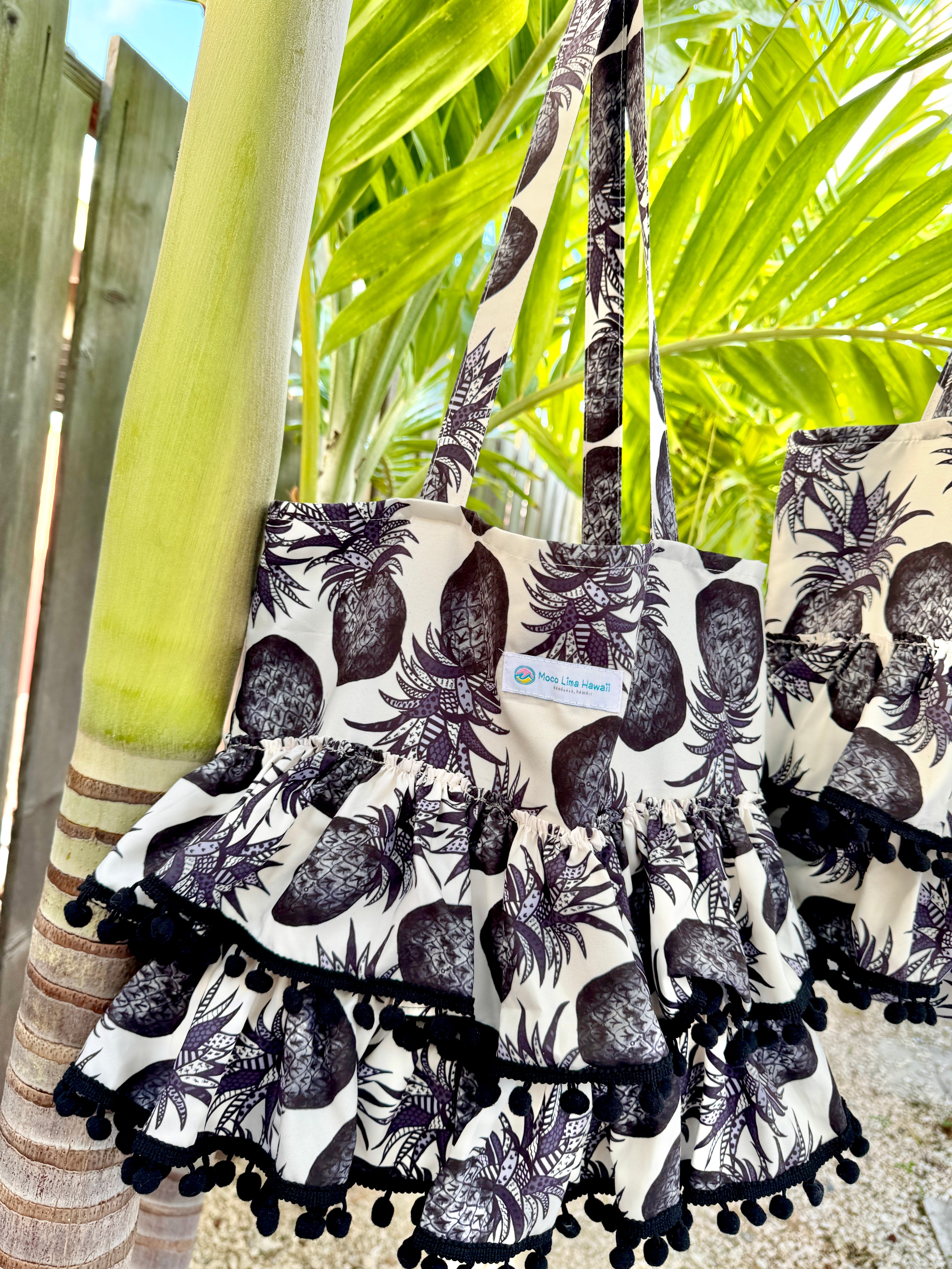 新作* フリルトート　ブラックパイン