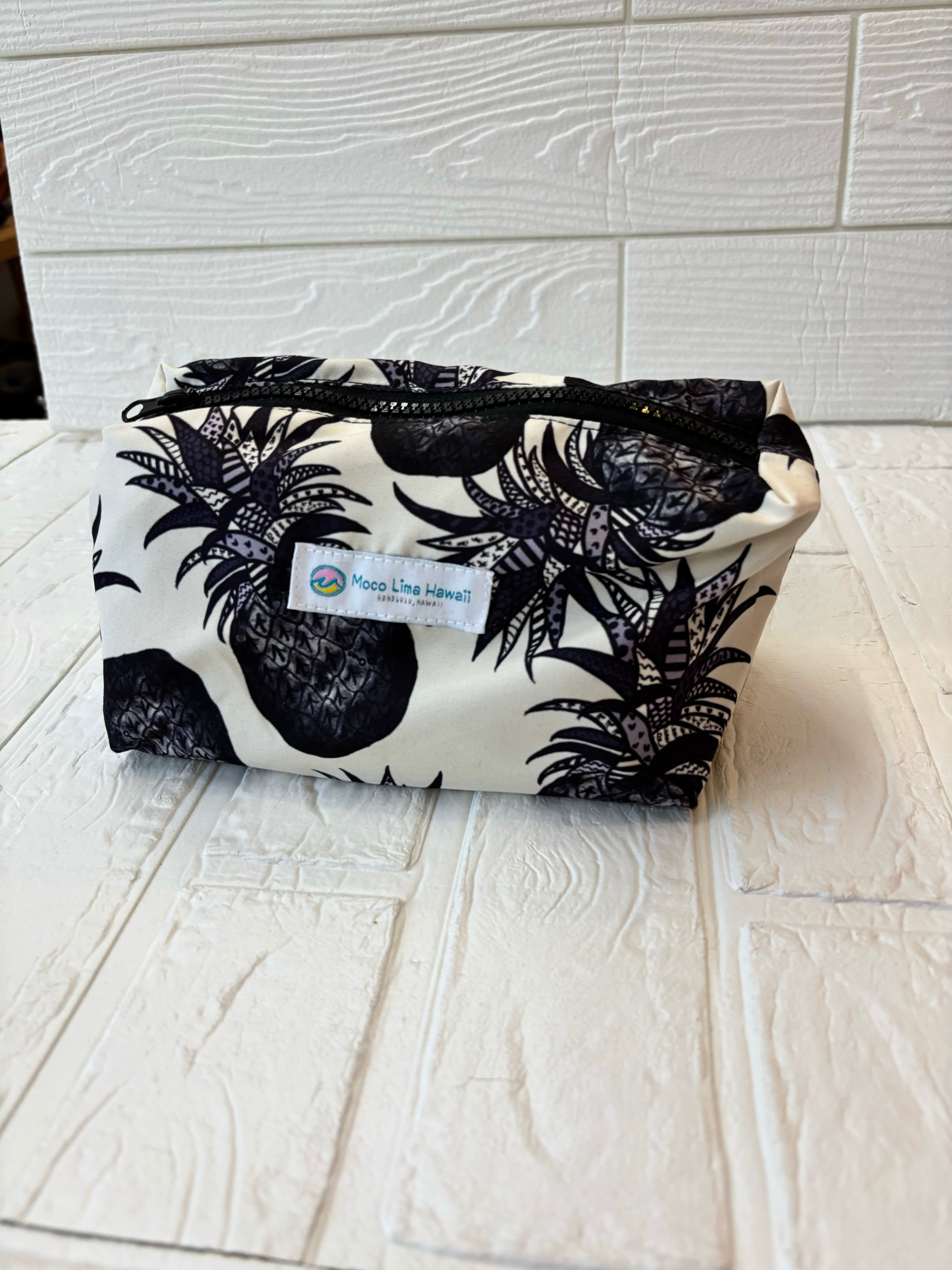 出来立てホヤホヤ新作*** ブラックパインポーチ